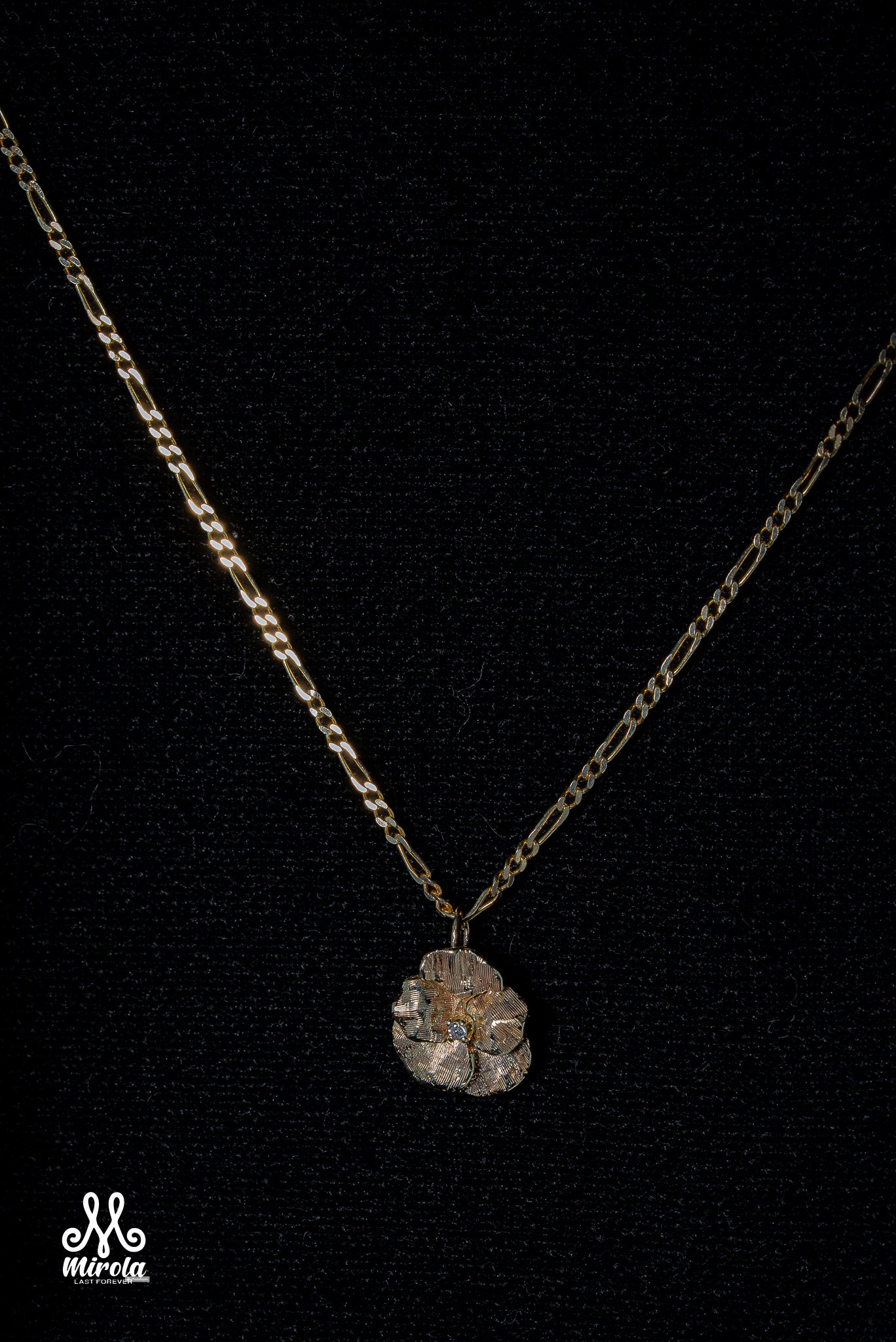 Flower with Single Diamond Stone Pendant in 14 Karat Yellow Gold