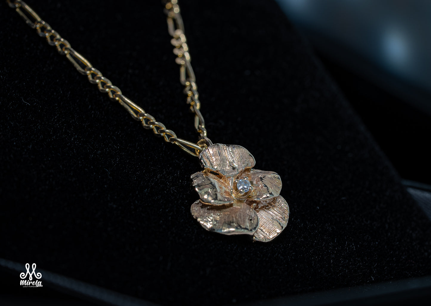 Flower with Single Diamond Stone Pendant in 14 Karat Yellow Gold