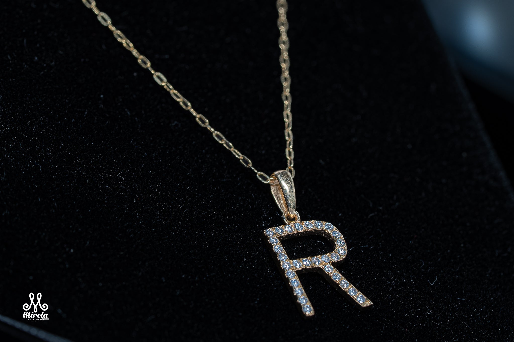 Initial Letter R Diamond Pendant in 14 Karat White Gold