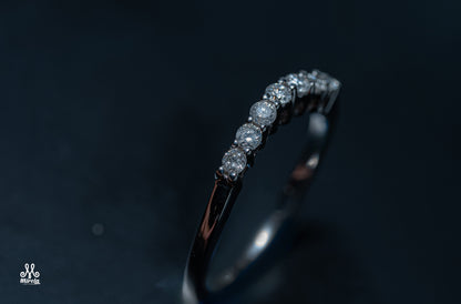 14K White Gold 7 Diamond Brilliant Band