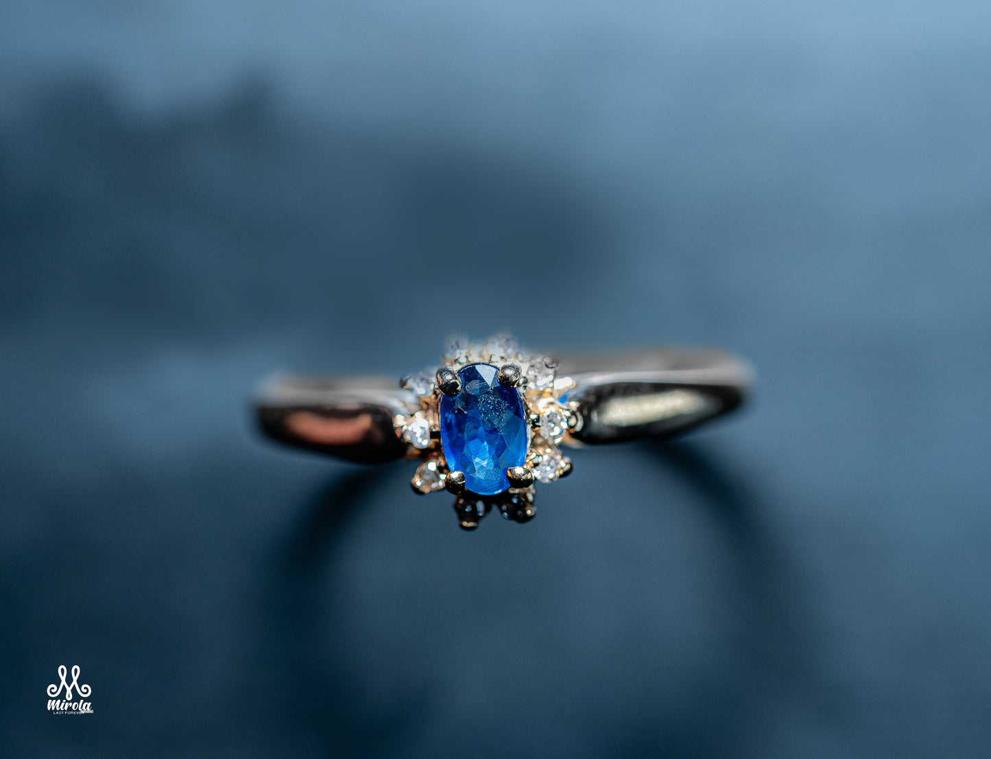 14K floral cluster design with blue sapphire and diamonds ring