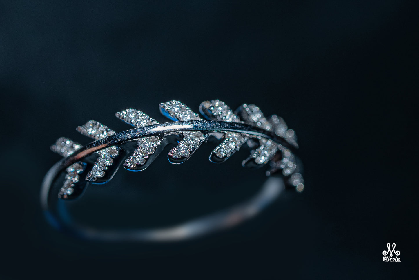 A Diamond Tree Branch Design Ring in 14K White Gold