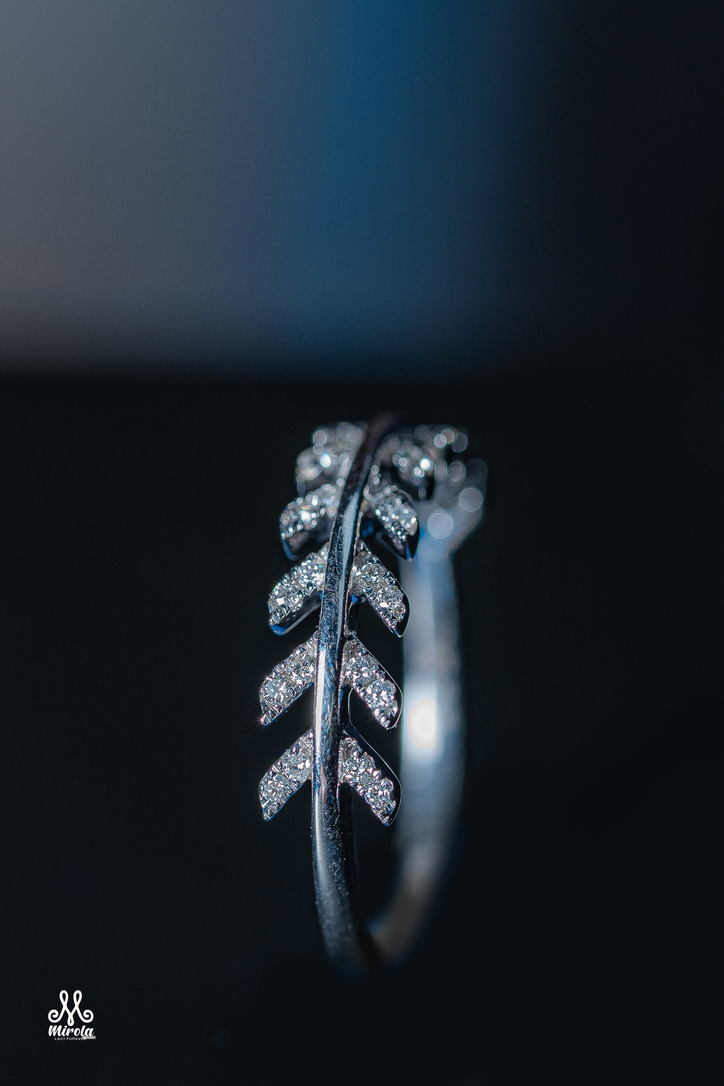 A Diamond Tree Branch Design Ring in 14K White Gold