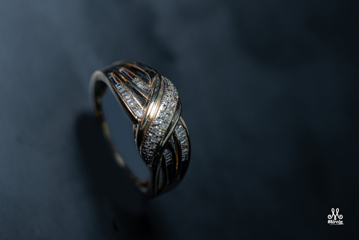 Stunning Overlapped Design Diamond Promise Ring