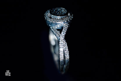 Elegant Promise Ring with Diamond