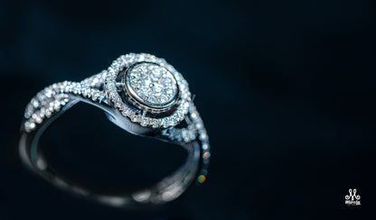 Elegant Promise Ring with Diamond