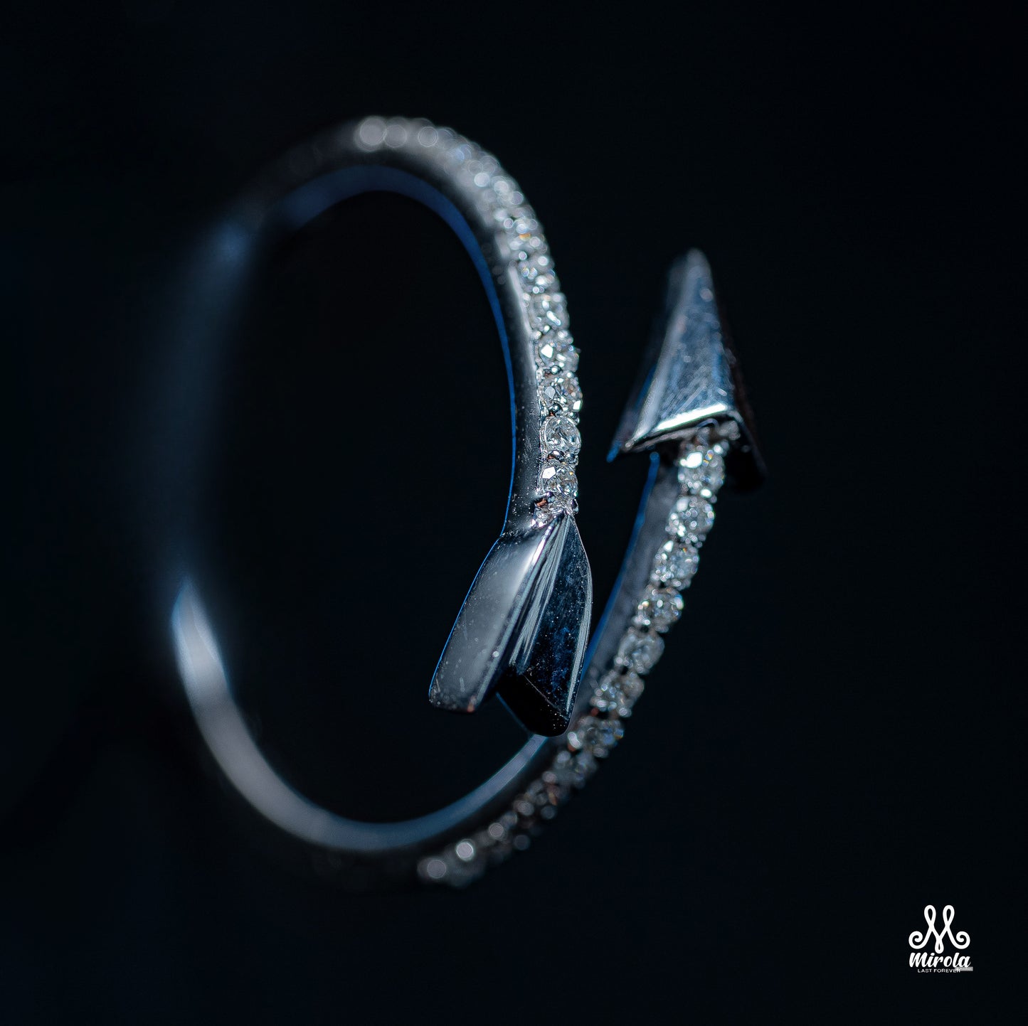 Diamond Arrow Ring in 14K white gold