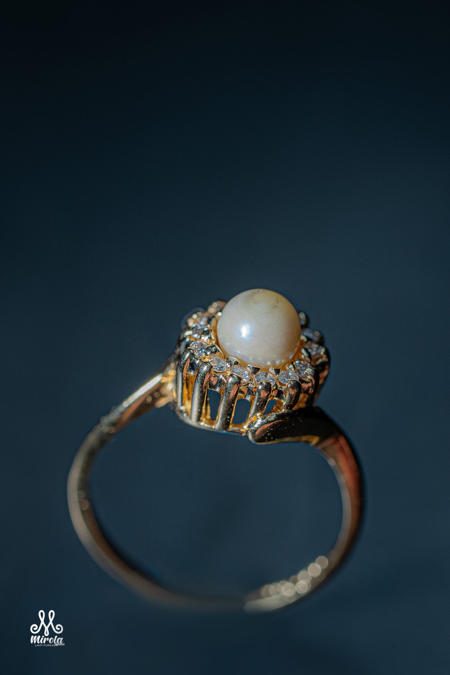 Diamond Ring with White Pearl in 14K Yellow Gold