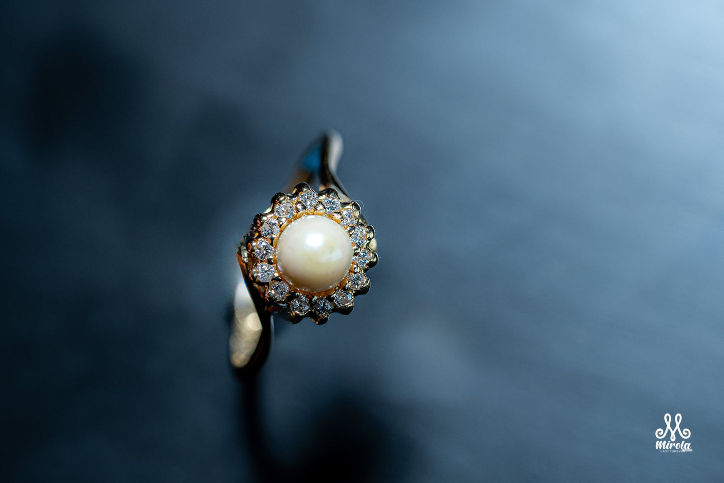 Diamond Ring with White Pearl in 14K Yellow Gold