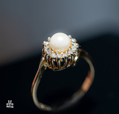 Diamond Ring with White Pearl in 14K Yellow Gold