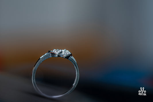 Elegant heart diamond ring