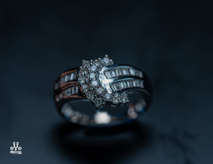Elegant Promise Ring with Diamond