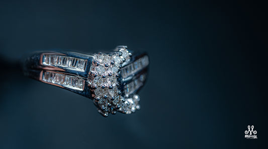 Elegant Promise Ring with Diamond