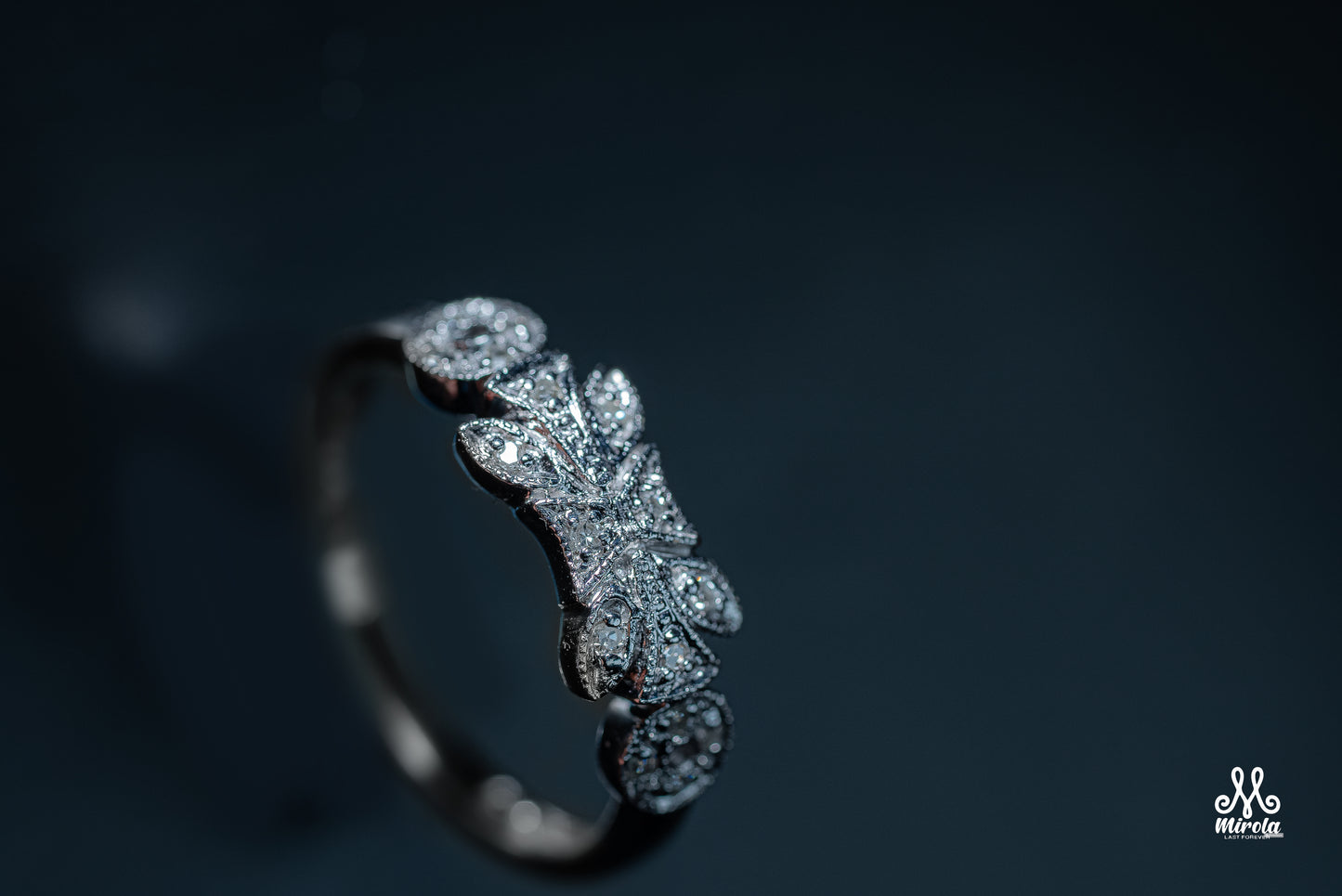 14k Stylish Diamond-Trimmed Promise Ring