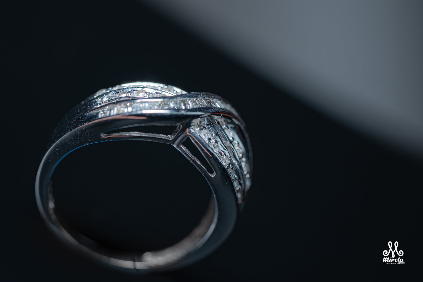 14k Timeless Infinity Ring