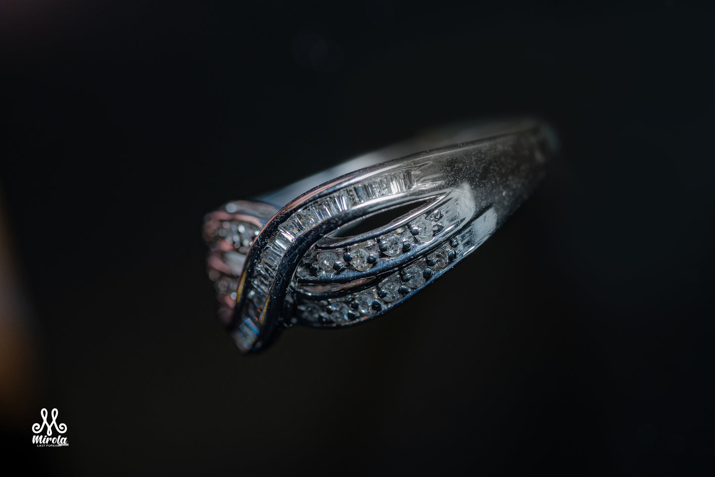 14k Timeless Infinity Ring