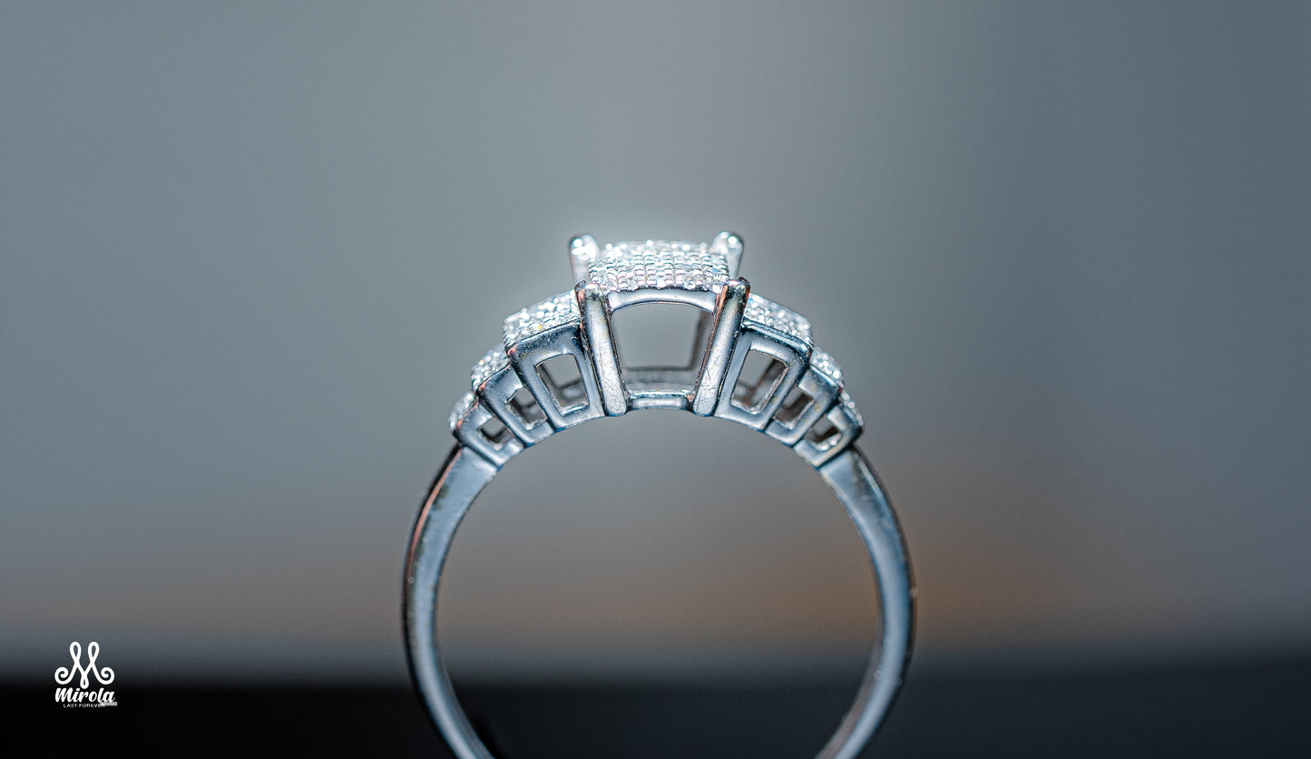 14k Elegant Diamond Ring