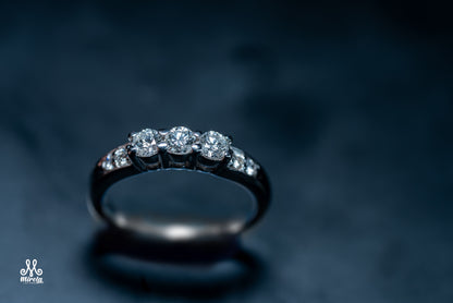 14k Stunning Round Brilliant Diamond Engagement Ring