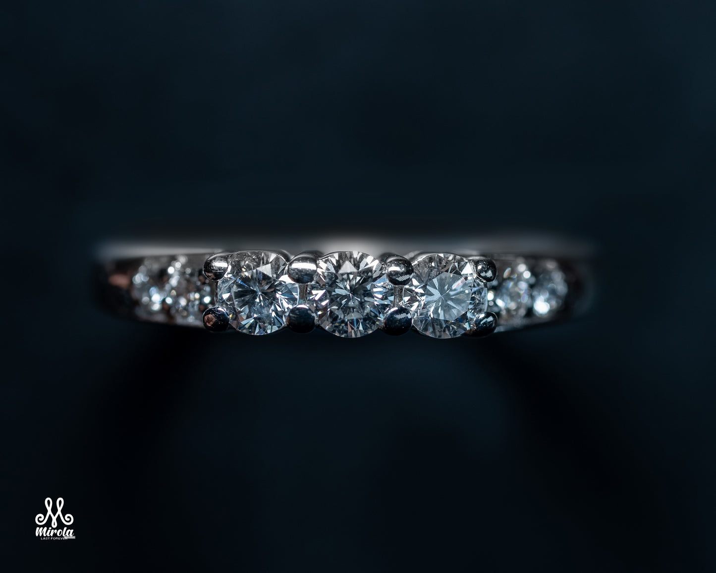 14k Stunning Round Brilliant Diamond Engagement Ring