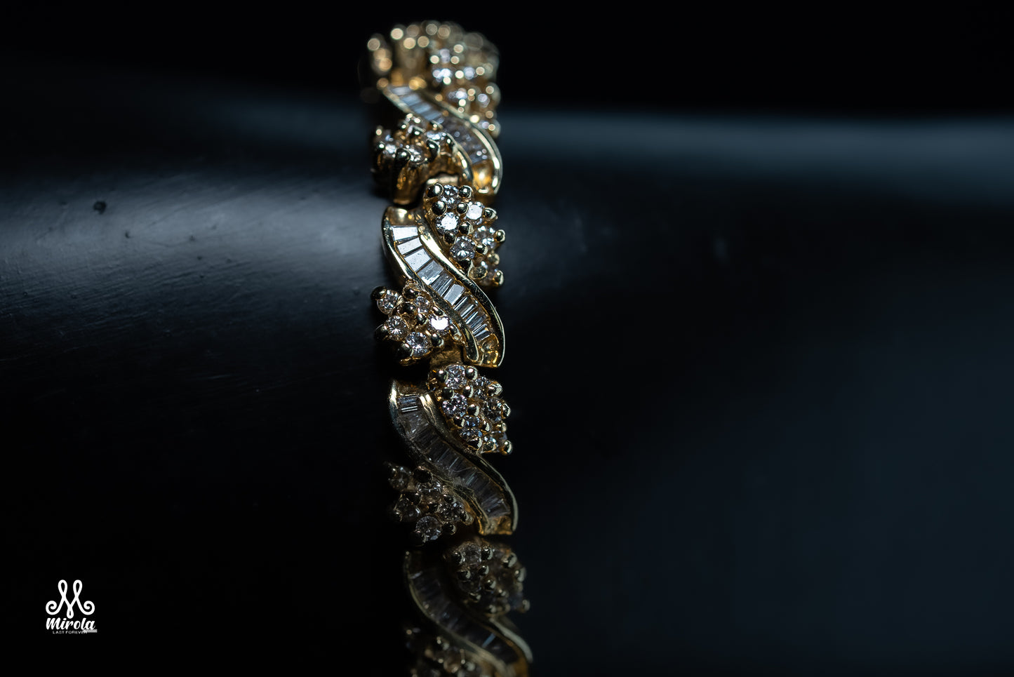 Lady's 14K Yellow Gold Diamond Bracelet