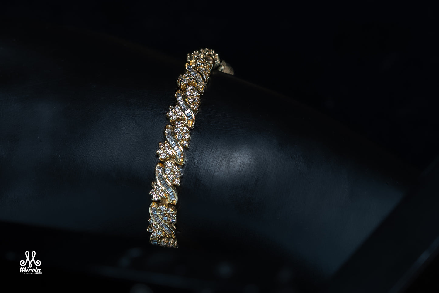 Lady's 14K Yellow Gold Diamond Bracelet