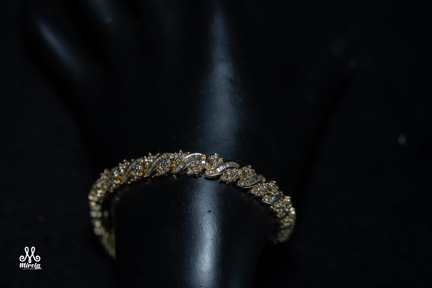 Lady's 14K Yellow Gold Diamond Bracelet