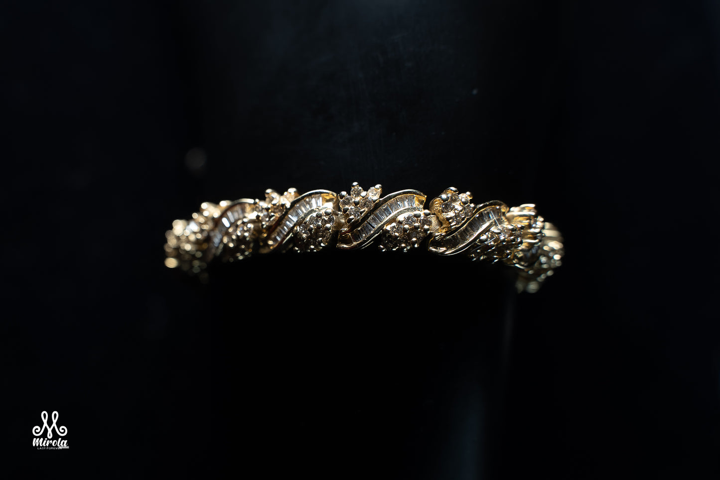 Lady's 14K Yellow Gold Diamond Bracelet