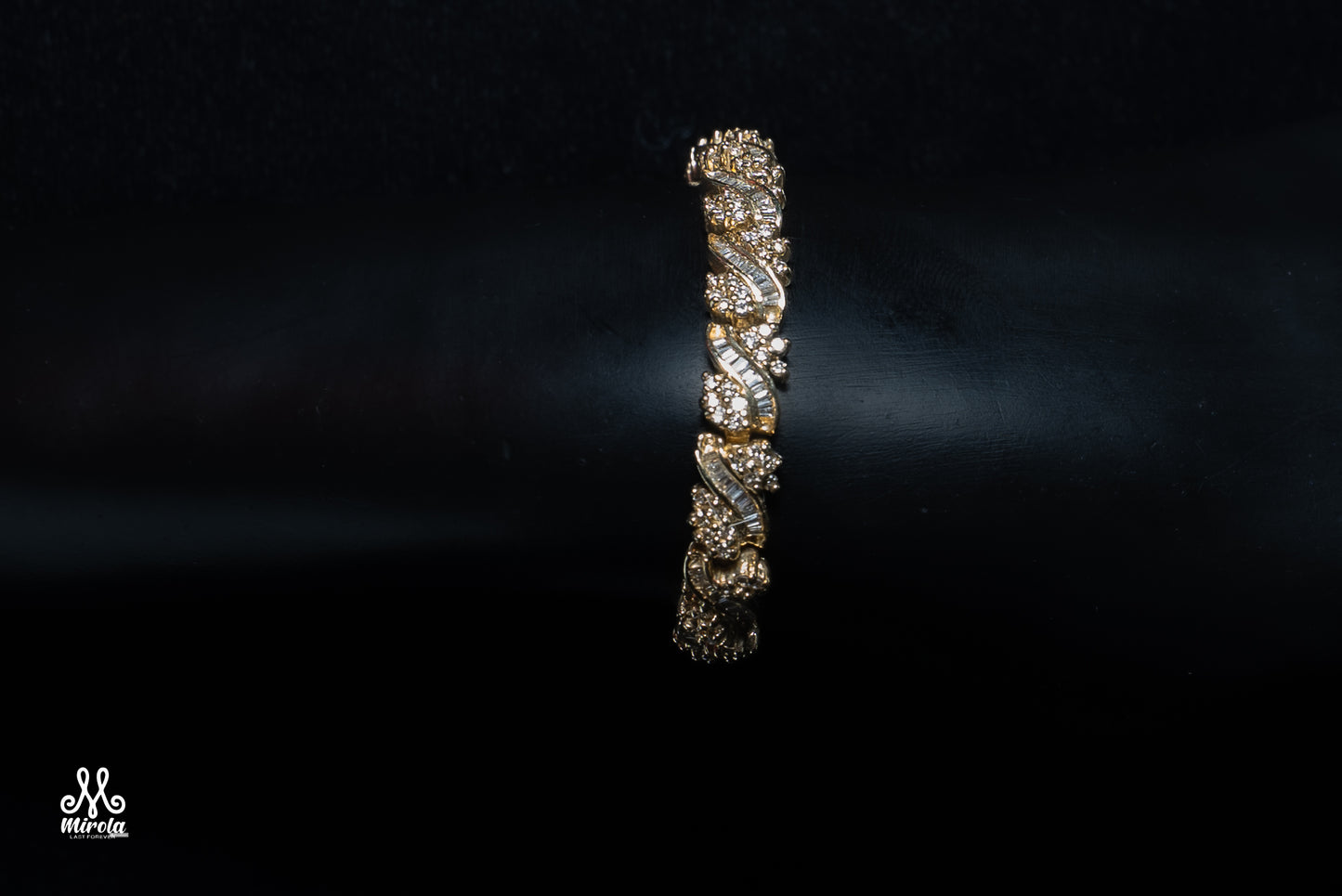 Lady's 14K Yellow Gold Diamond Bracelet